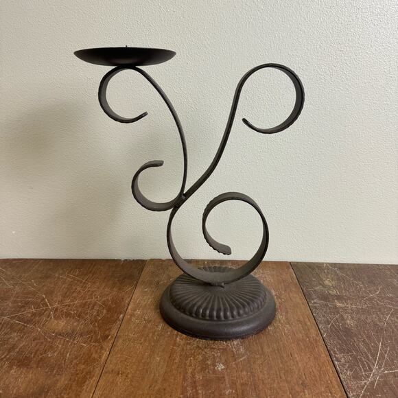 Vintage Cast Iron HEAVY Scroll Detail Single Candle holder MARKED - Picture 4 of 10